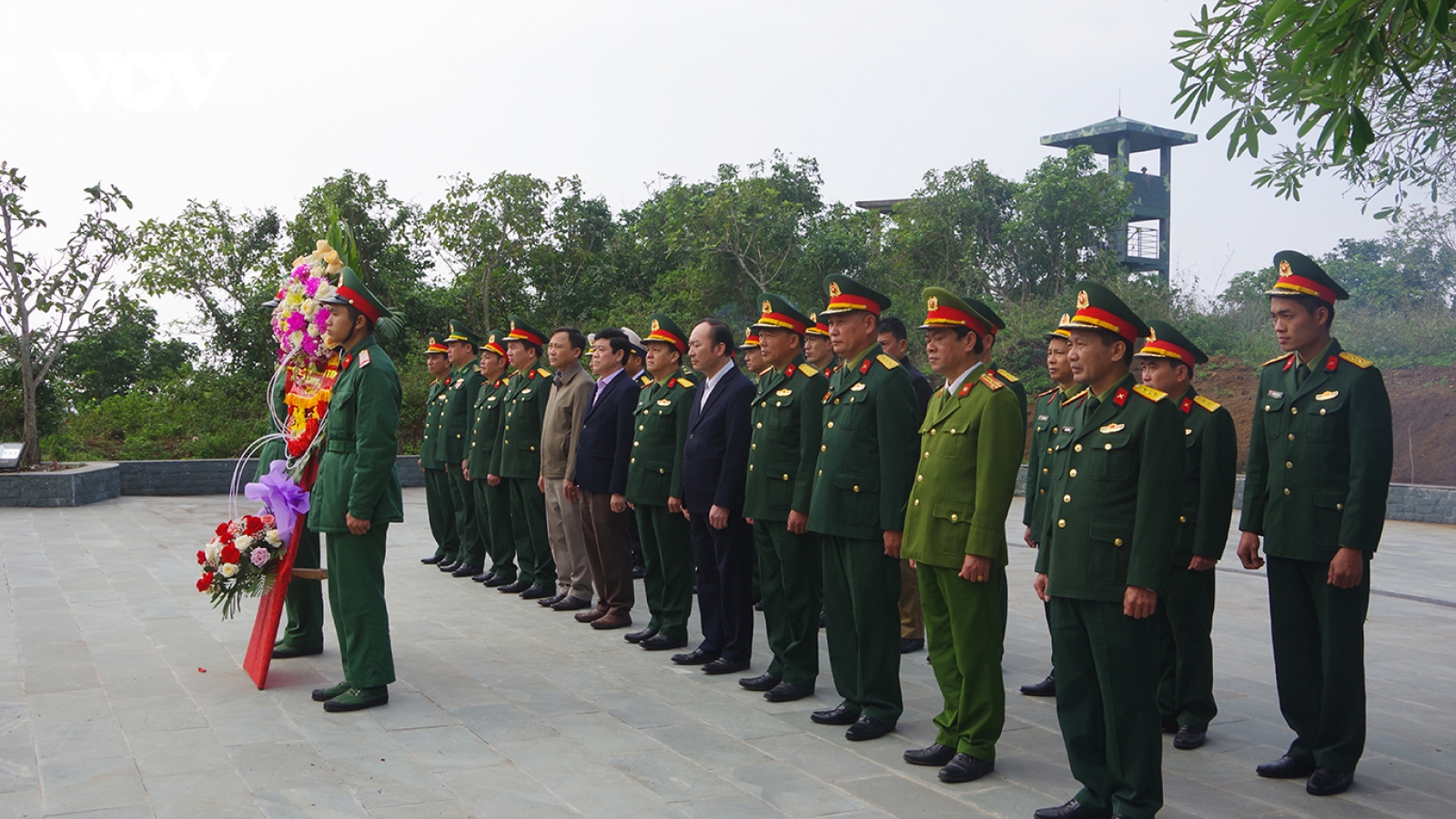 Thăm, chúc Tết cán bộ, chiến sĩ và nhân dân huyện đảo Cồn Cỏ, Quảng Trị